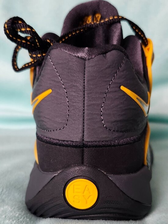 KD18 Rain City Basketball Shoes main image 2